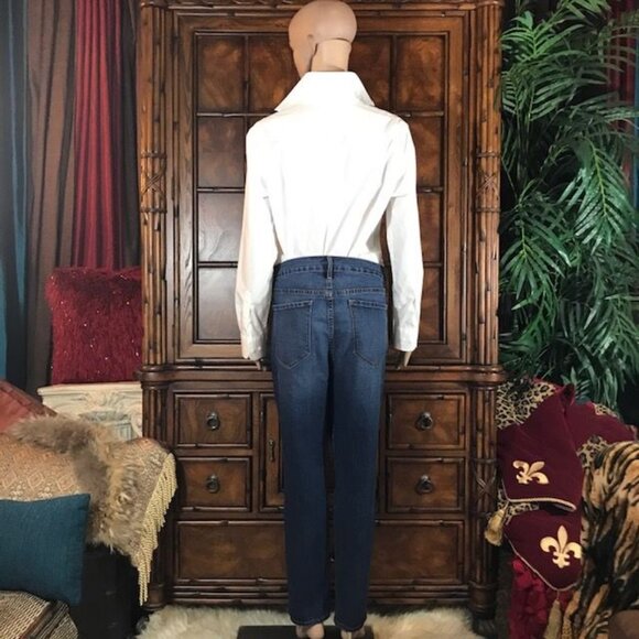 Old Navy Original Mid Rise Medium Wash Straight Leg Stretch Jean - Picture 4 of 10